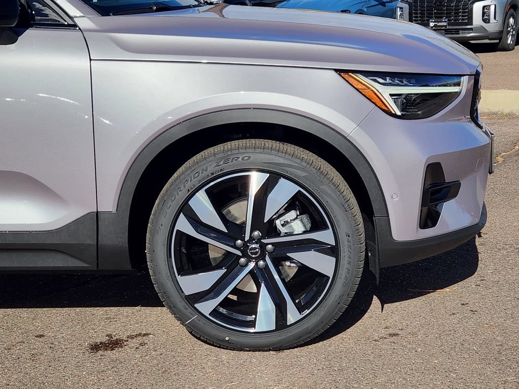 New 2026 Volvo XC40 B5 Plus w/ Protection Package Premier AWD/4WD image 29