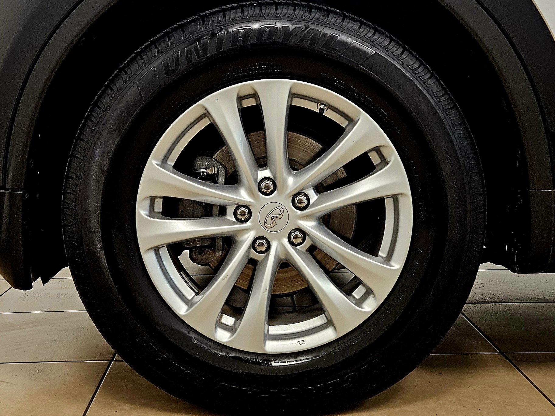 Used 2017 INFINITI QX70 AWD image 31