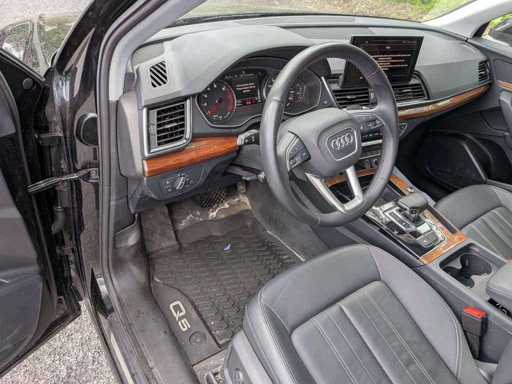 Certified 2023 Audi Q5 2.0T Premium w/ Convenience Package AWD/4WD image 9