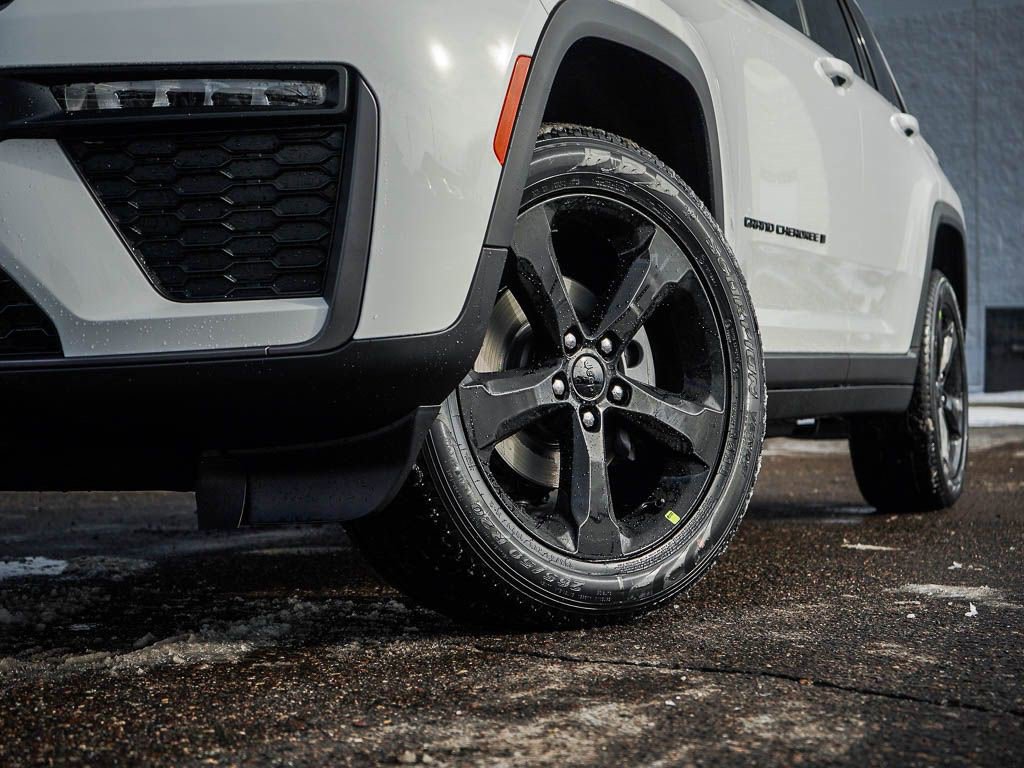 New 2026 Jeep Grand Cherokee Limited w/ Limited Altitude Package AWD/4WD image 6