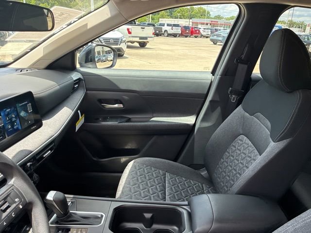 Used 2026 Nissan Kicks SV w/ Charging Package FWD image 16