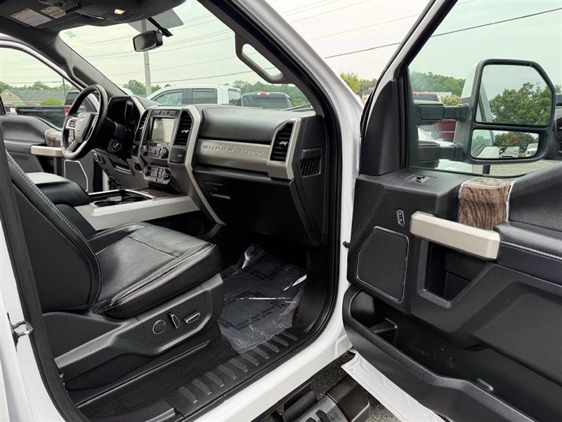 Used 2019 Ford F250 Lariat w/ Lariat Value Package AWD/4WD image 9