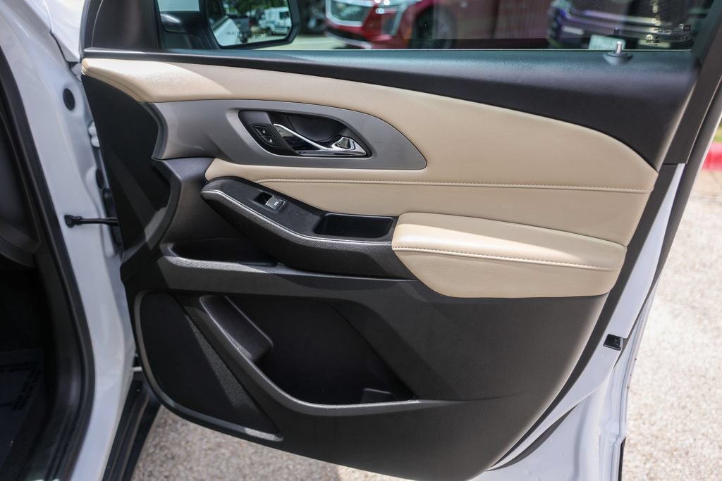 Used 2023 Chevrolet Traverse LS w/ Safety Package FWD image 30