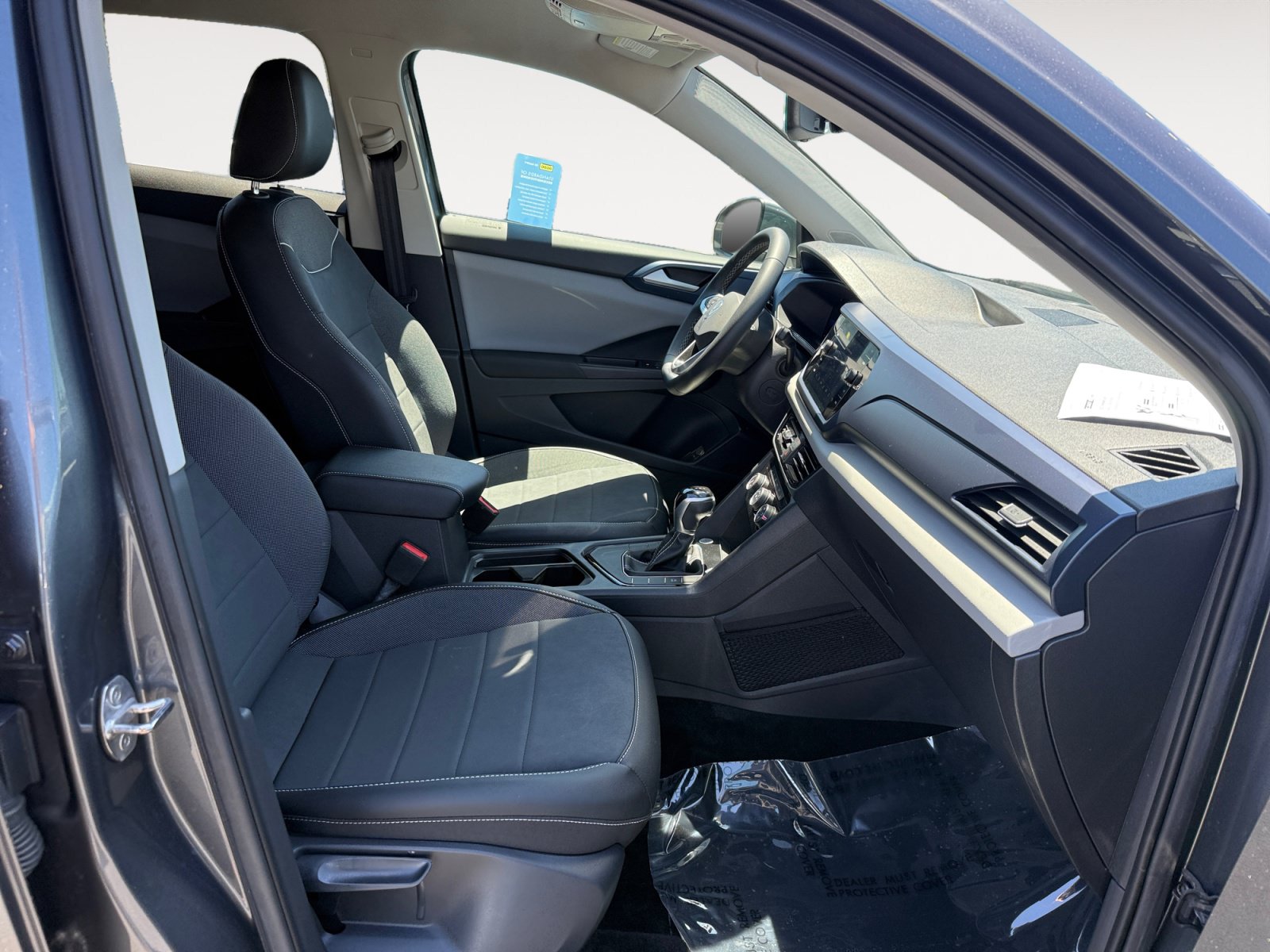 Used 2023 Volkswagen Taos SE FWD image 19