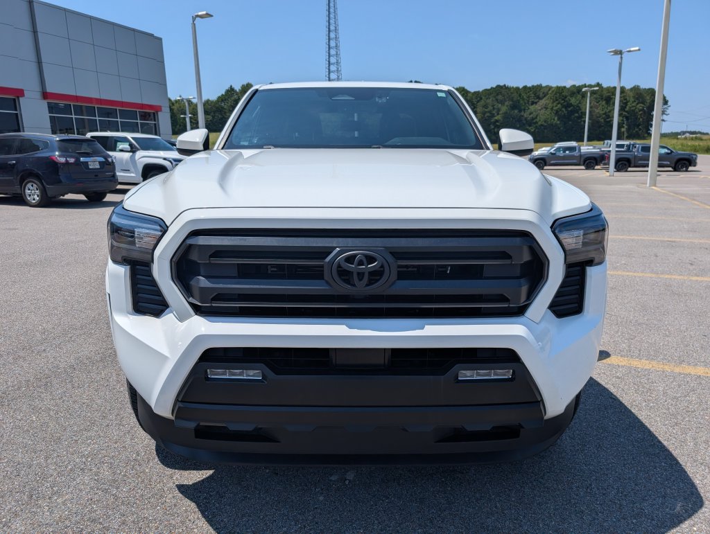 Used 2024 Toyota Tacoma SR5 AWD/4WD image 8