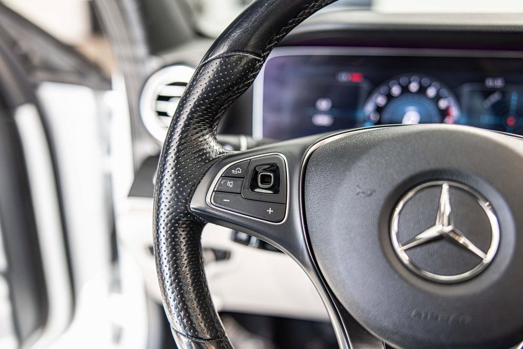 Used 2018 Mercedes-Benz E 400 4MATIC Sedan image 25