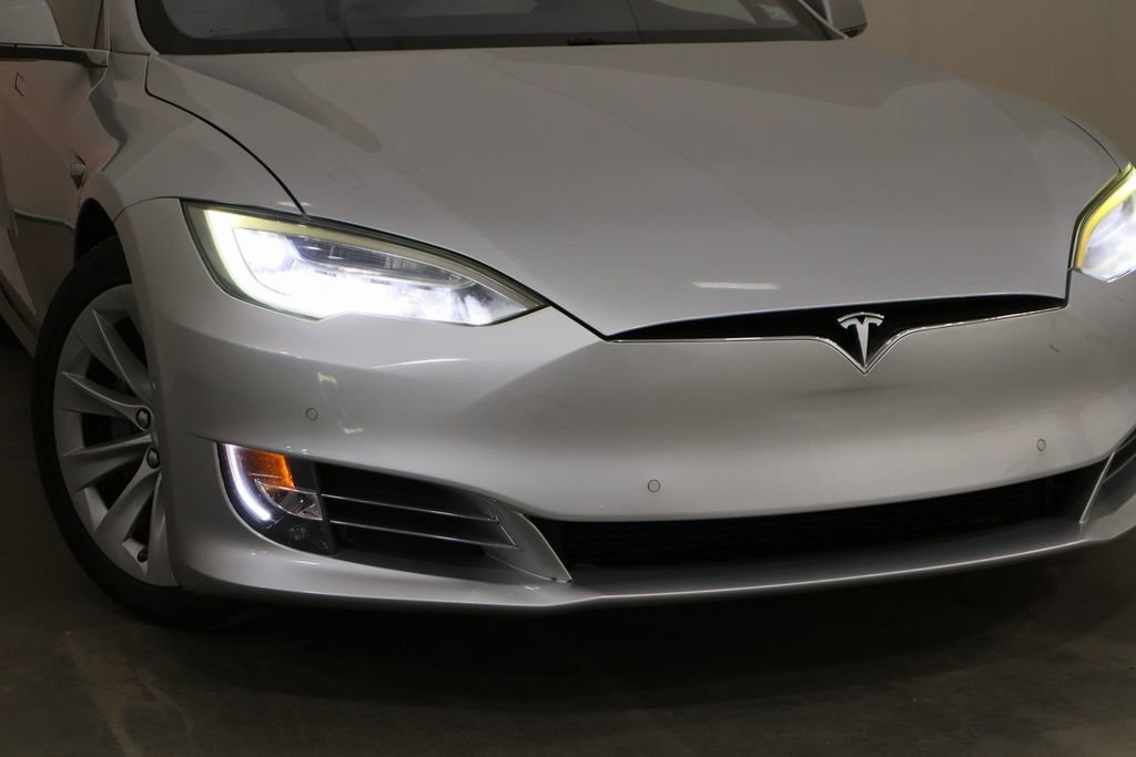 Used 2018 Tesla Model S 75D image 36