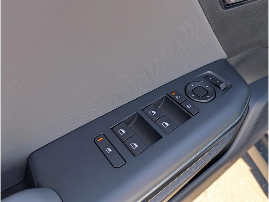 New 2025 Kia K4 LXS image 15