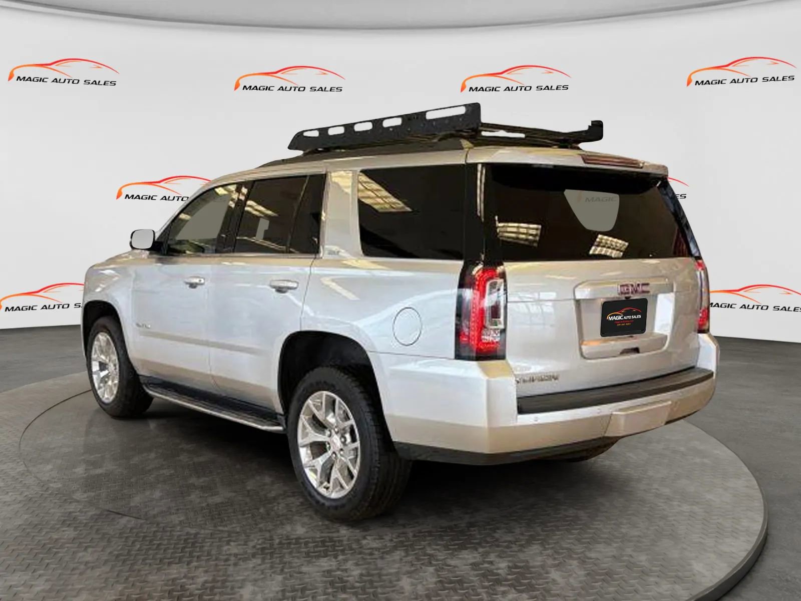 Used 2017 GMC Yukon SLT w/ Open Road Package image 4