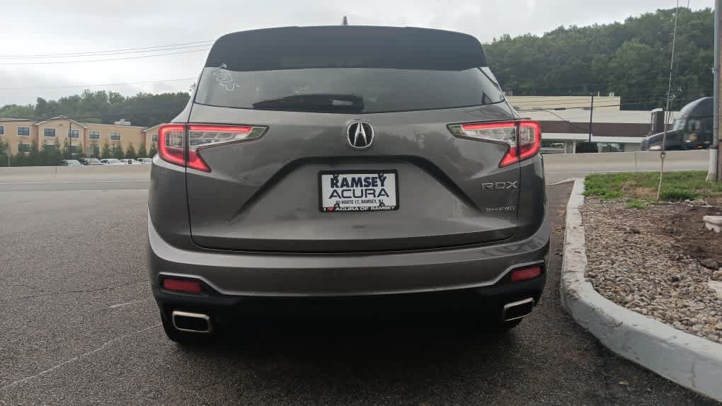 Used 2023 Acura RDX w/ Technology Package AWD/4WD image 4