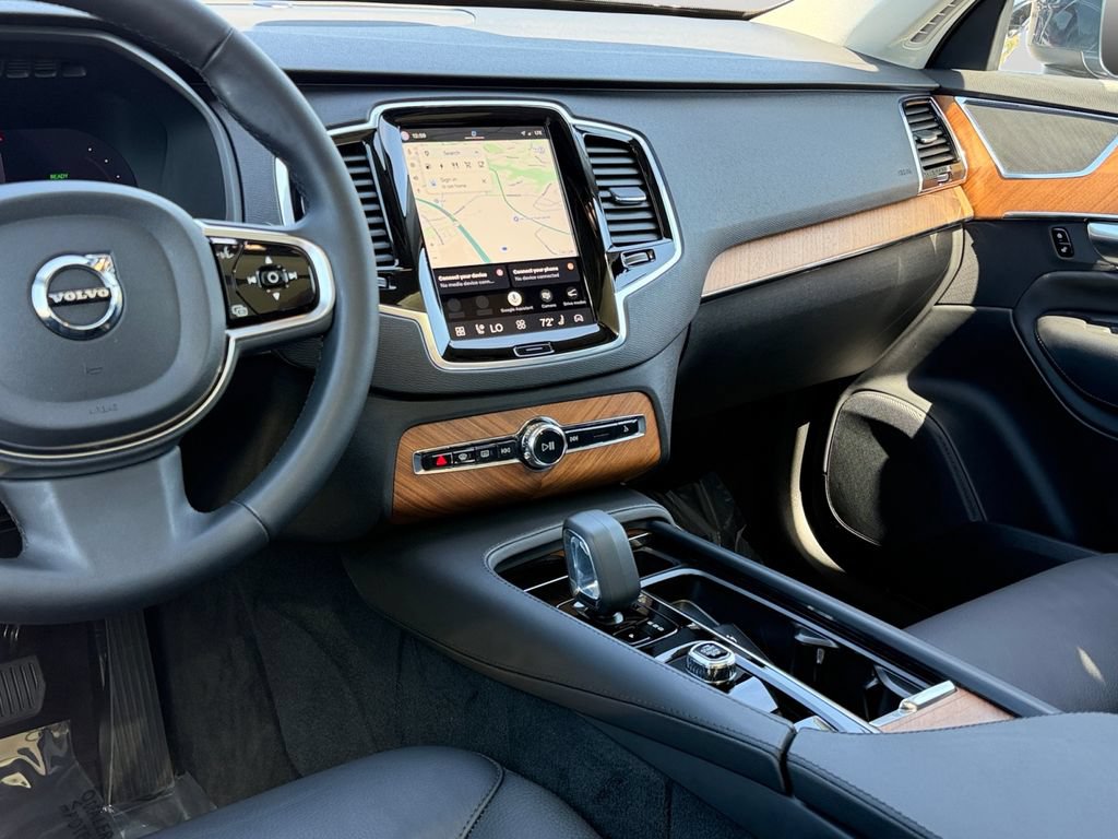 Certified 2025 Volvo XC90 T8 Plus AWD/4WD image 14