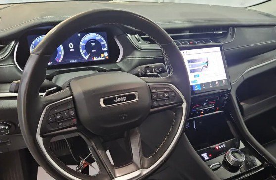 Used 2023 Jeep Grand Cherokee Limited AWD/4WD image 5