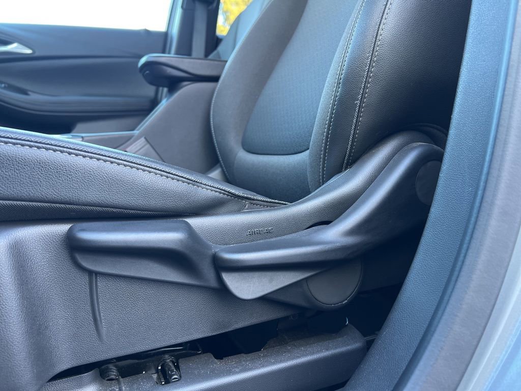 Used 2025 Buick Encore GX Preferred image 10