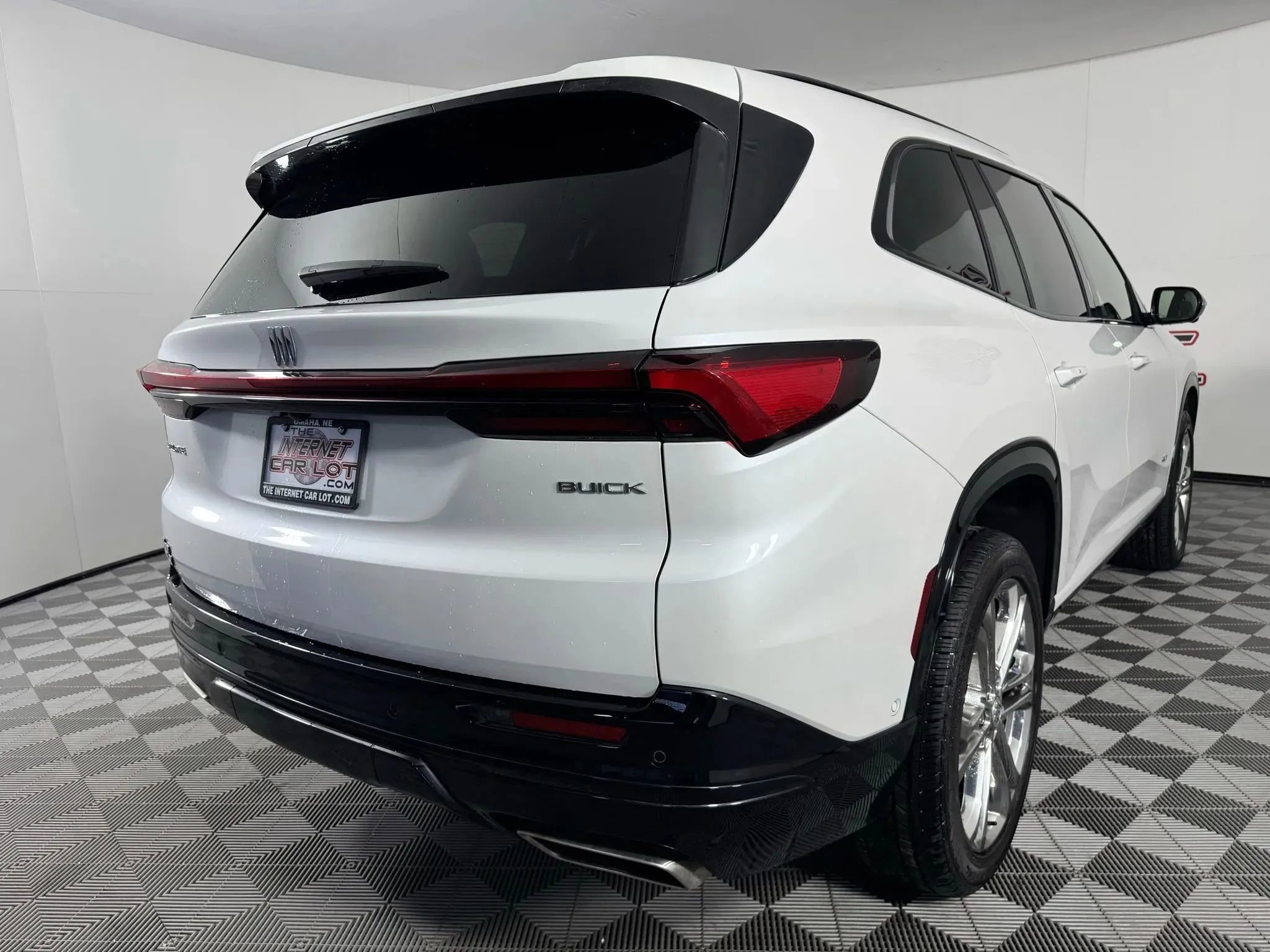 Used 2025 Buick Enclave Sport Touring w/ Super Cruise Package FWD image 25