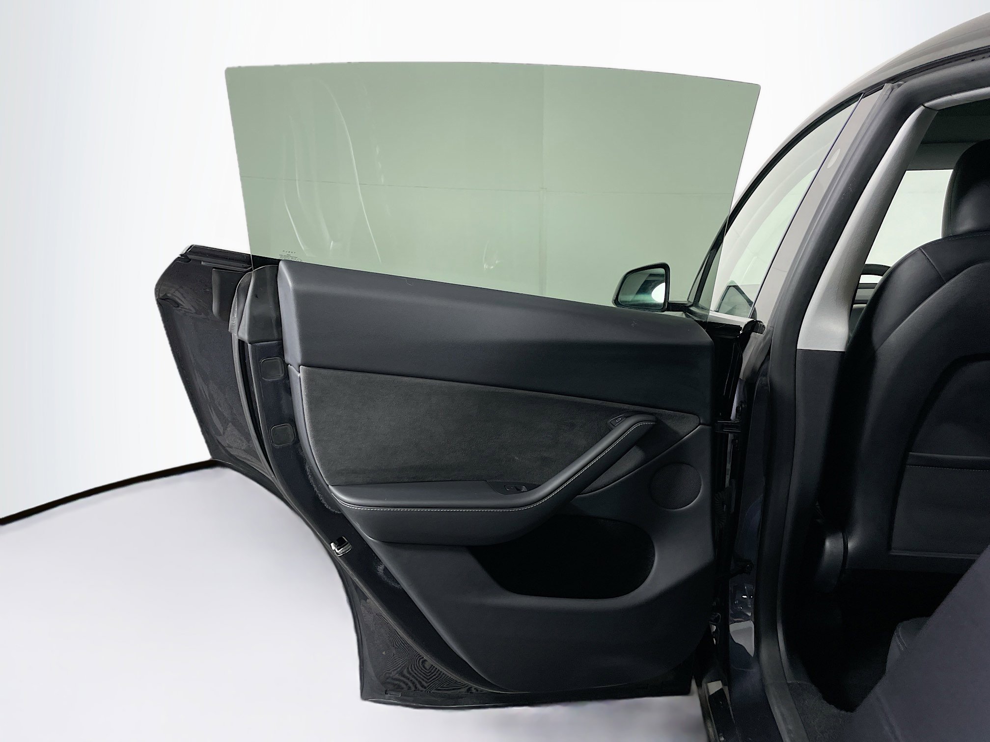 Used 2024 Tesla Model Y Long Range image 25