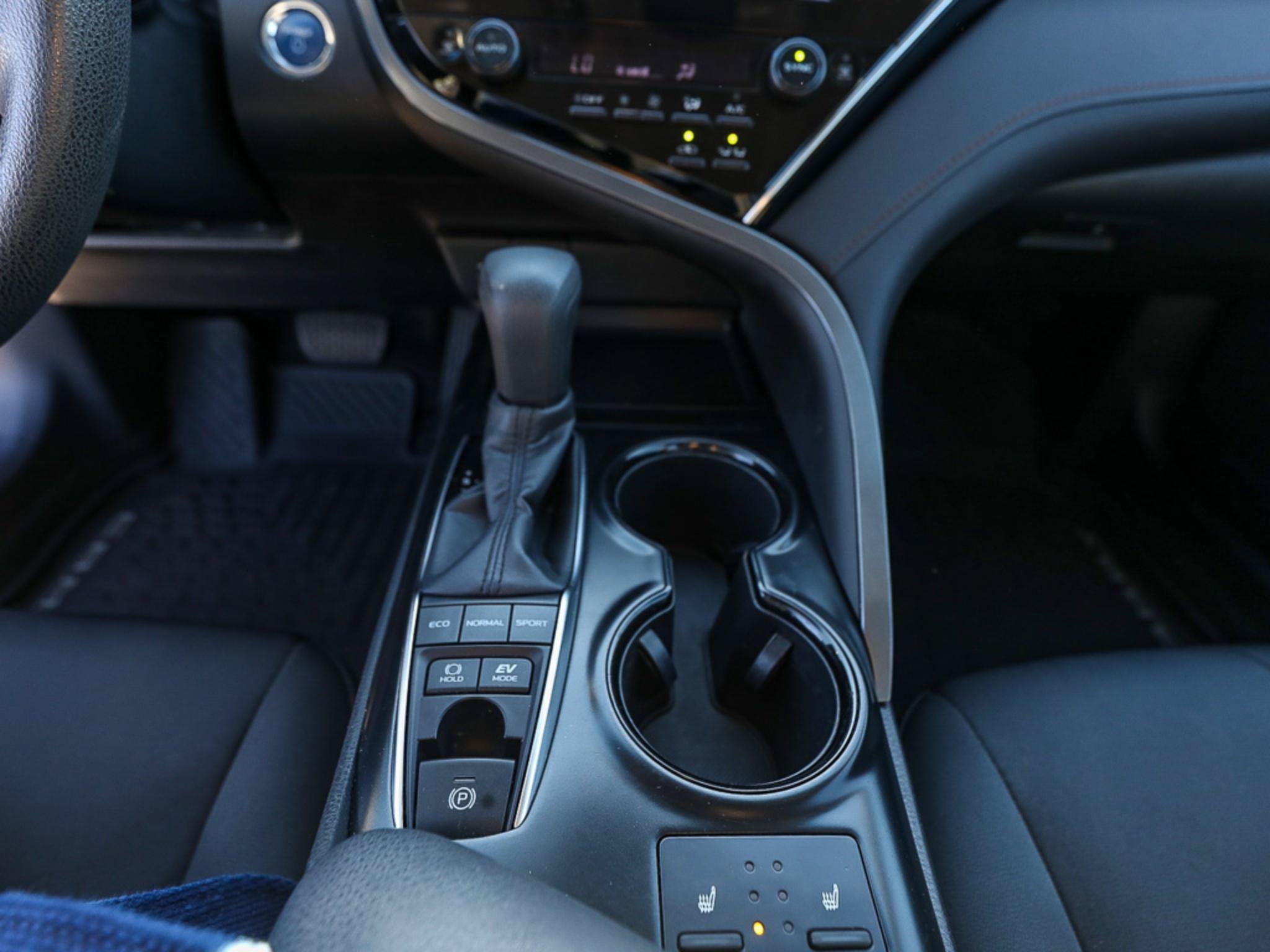 Used 2018 Toyota Camry LE FWD image 17