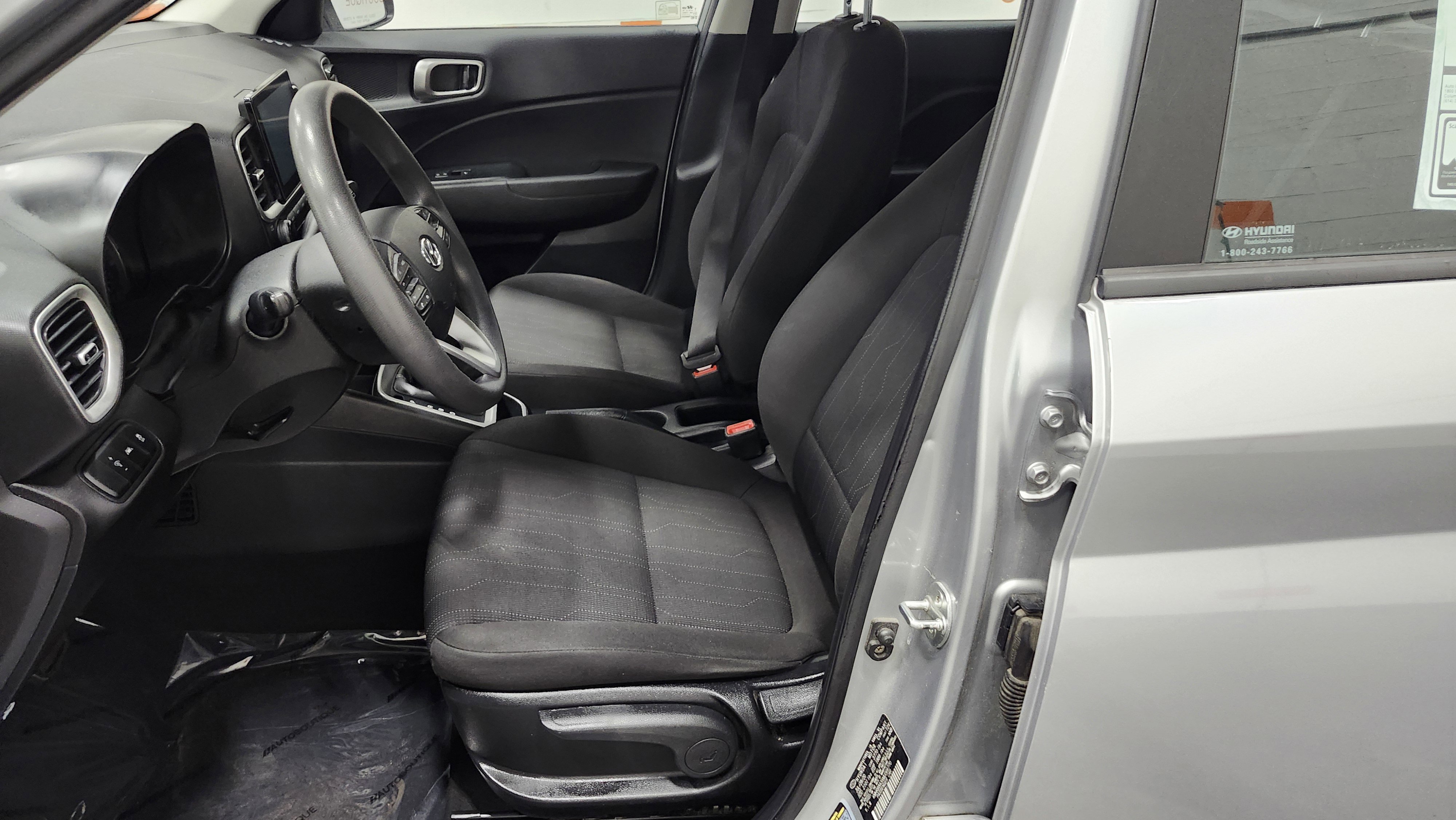 Used 2021 Hyundai Venue SE image 20