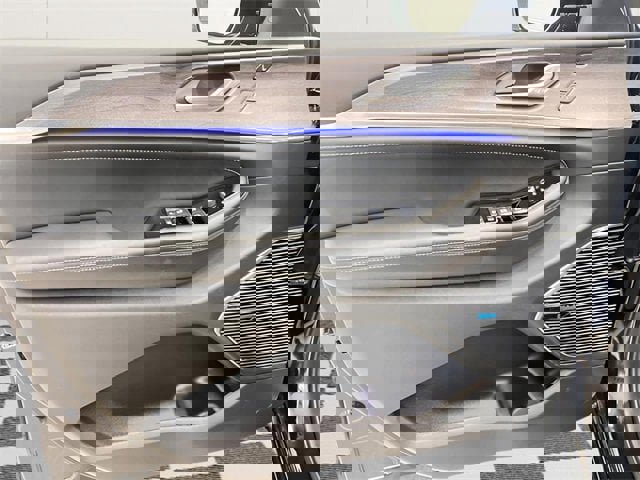 Used 2023 Jeep Grand Cherokee Overland w/ Adv Protech Group III image 15