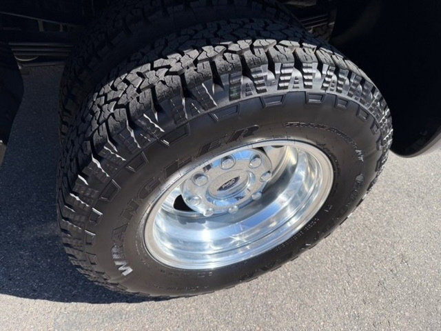 Used 2011 Ford F450 Lariat w/ Lariat Ultimate Pkg AWD/4WD image 3