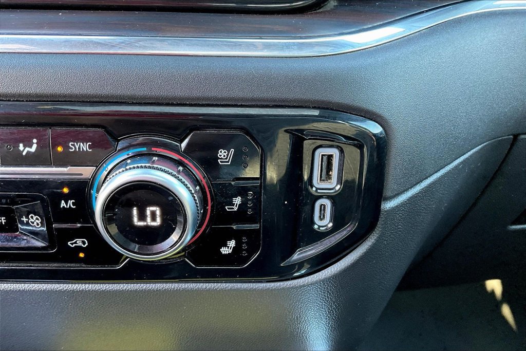 Used 2024 GMC Sierra 1500 SLT AWD/4WD image 14