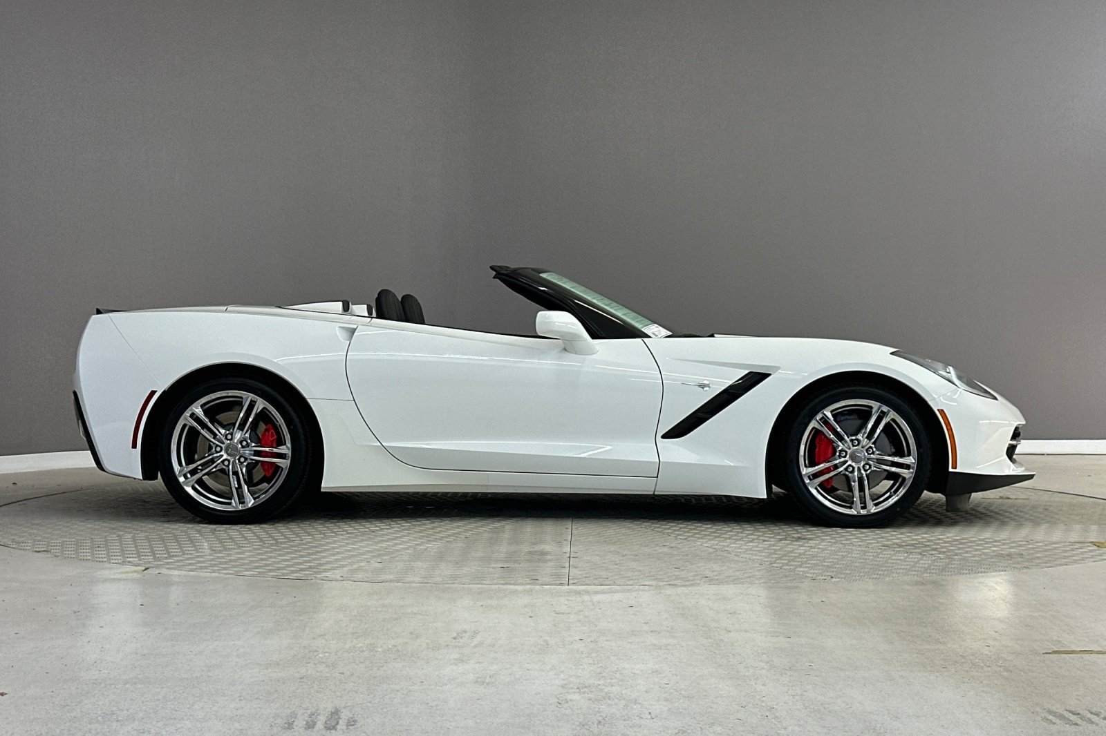 Used 2016 Chevrolet Corvette Stingray Convertible w/ 2LT Preferred Equipment Group RWD image 8
