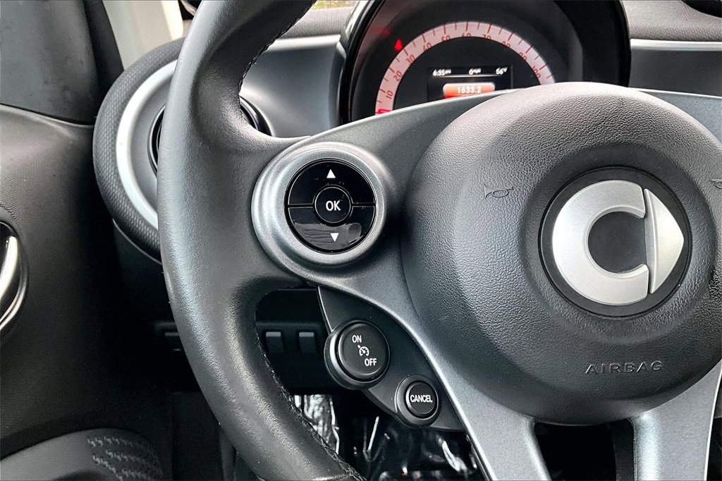 Used 2016 smart fortwo Prime image 21