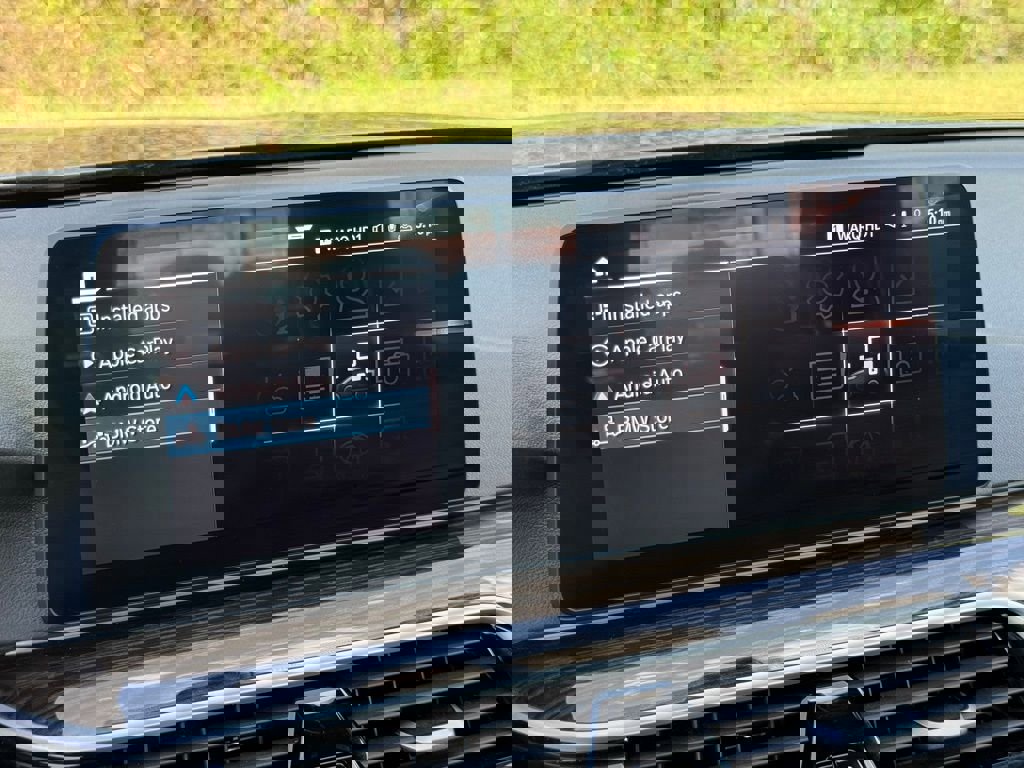 Used 2023 BMW 530e image 39