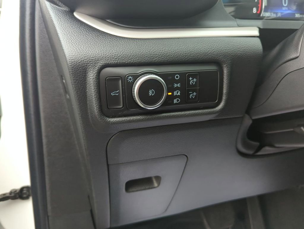 Used 2023 Ford Explorer XLT w/ Equipment Group 202A image 20