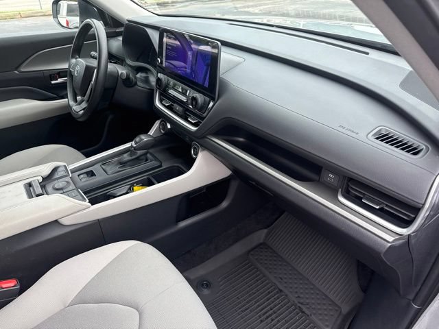 Used 2025 Toyota Grand Highlander FWD image 15