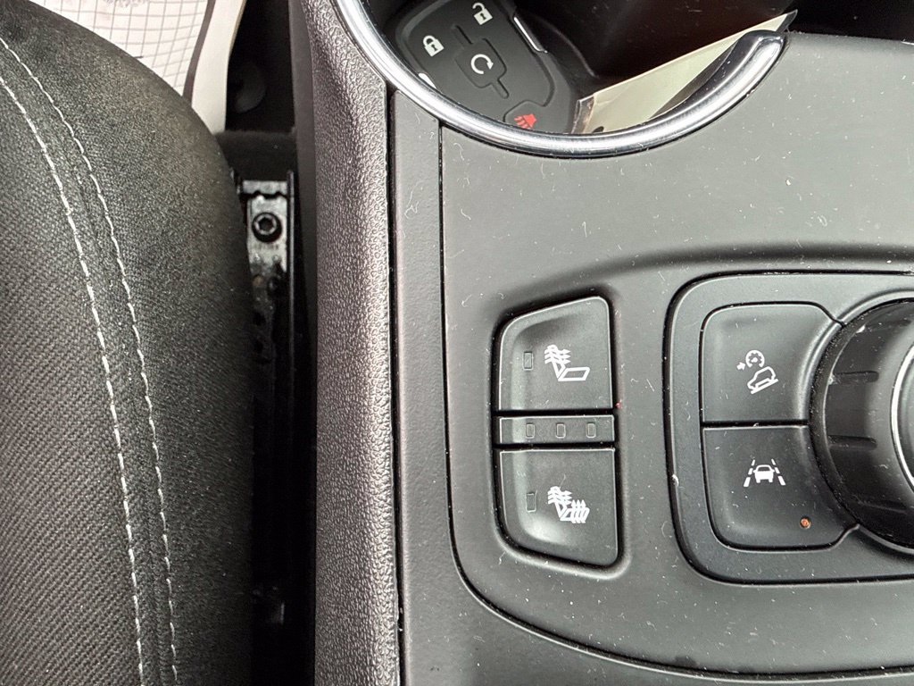 Used 2023 GMC Terrain SLE w/ Driver Convenience Package AWD/4WD image 32