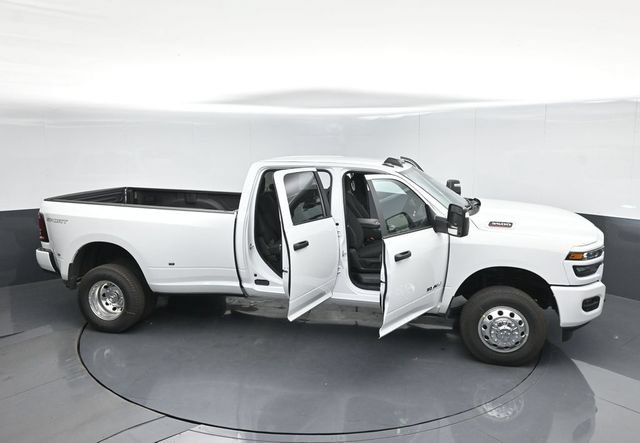 New 2026 RAM 3500 Big Horn AWD/4WD image 55