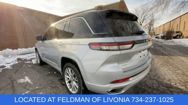 Used 2023 Jeep Grand Cherokee Summit w/ Luxury Tech Group V image 6