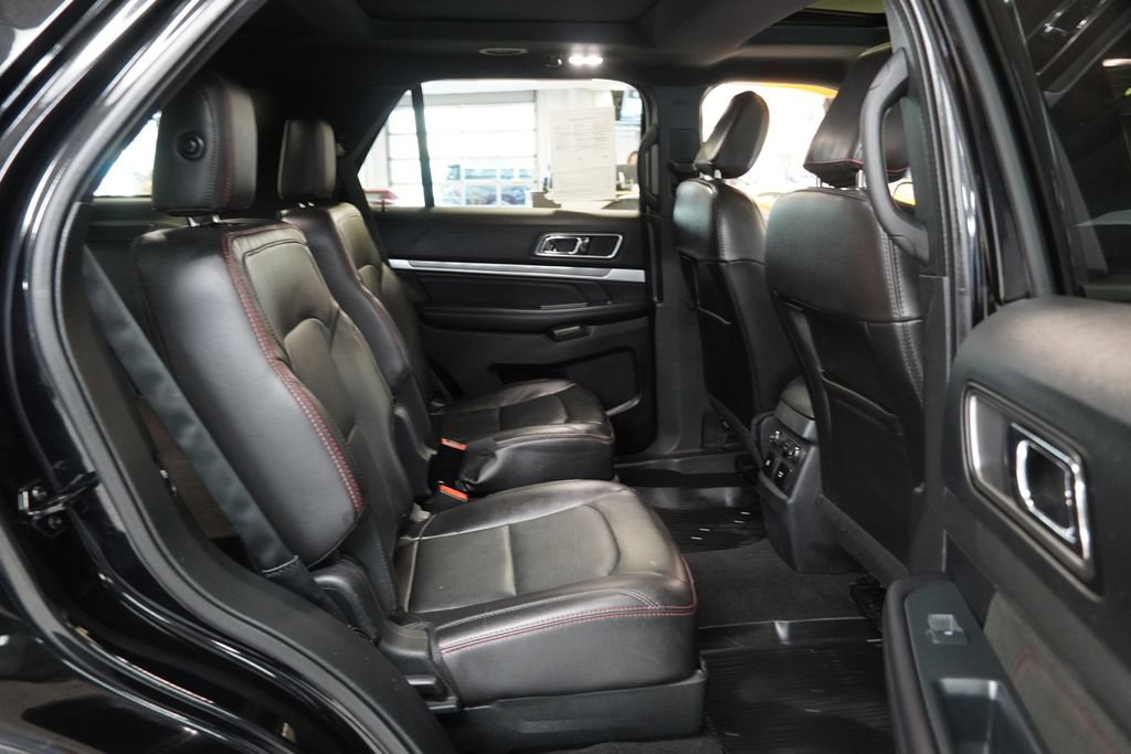 Used 2018 Ford Explorer Sport w/ Equipment Group 401A AWD/4WD image 31