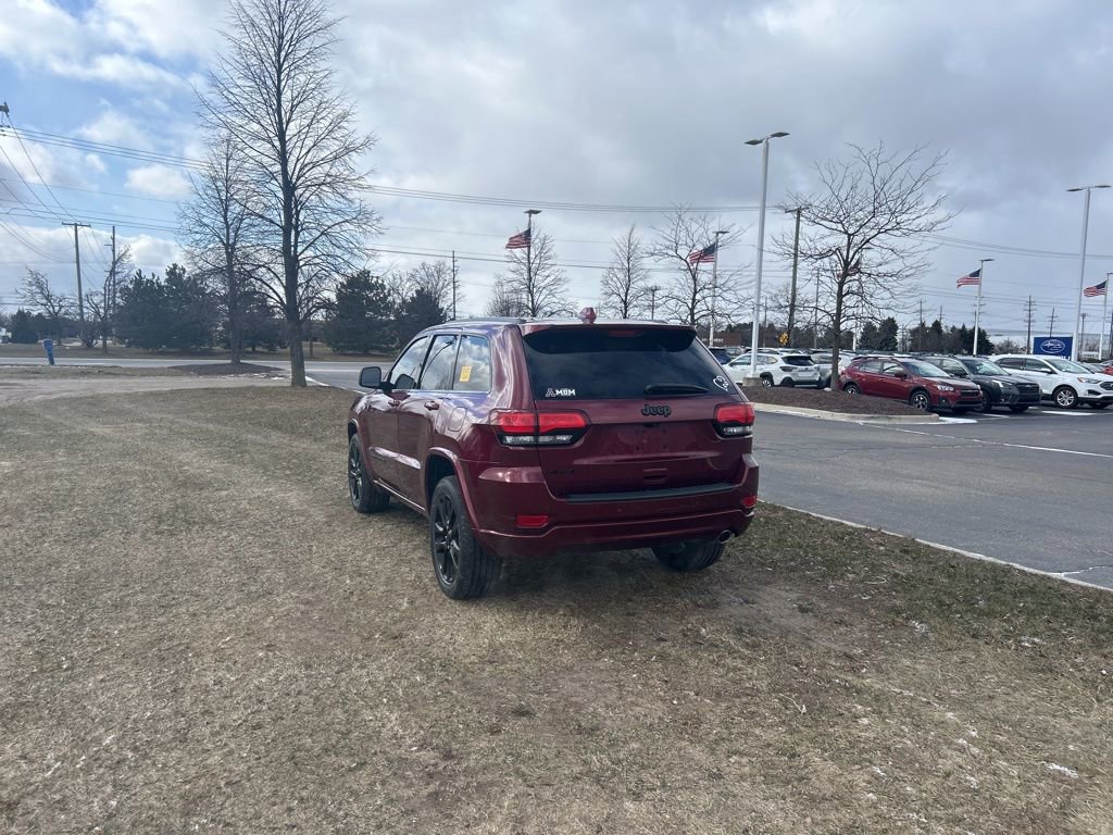 Used 2019 Jeep Grand Cherokee Altitude image 3