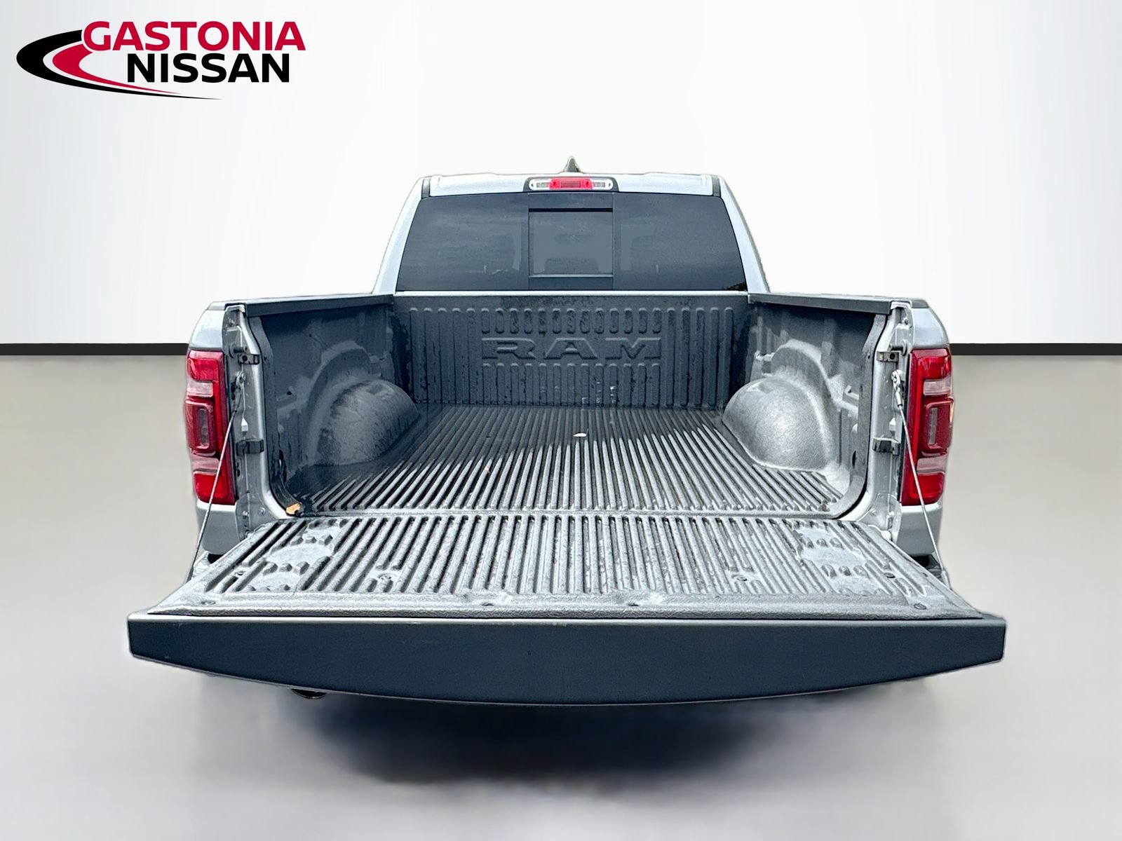 Used 2023 RAM 1500 Laramie AWD/4WD image 36