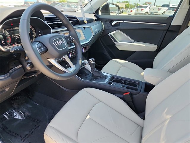 New 2025 Audi Q3 2.0T Premium Plus image 24