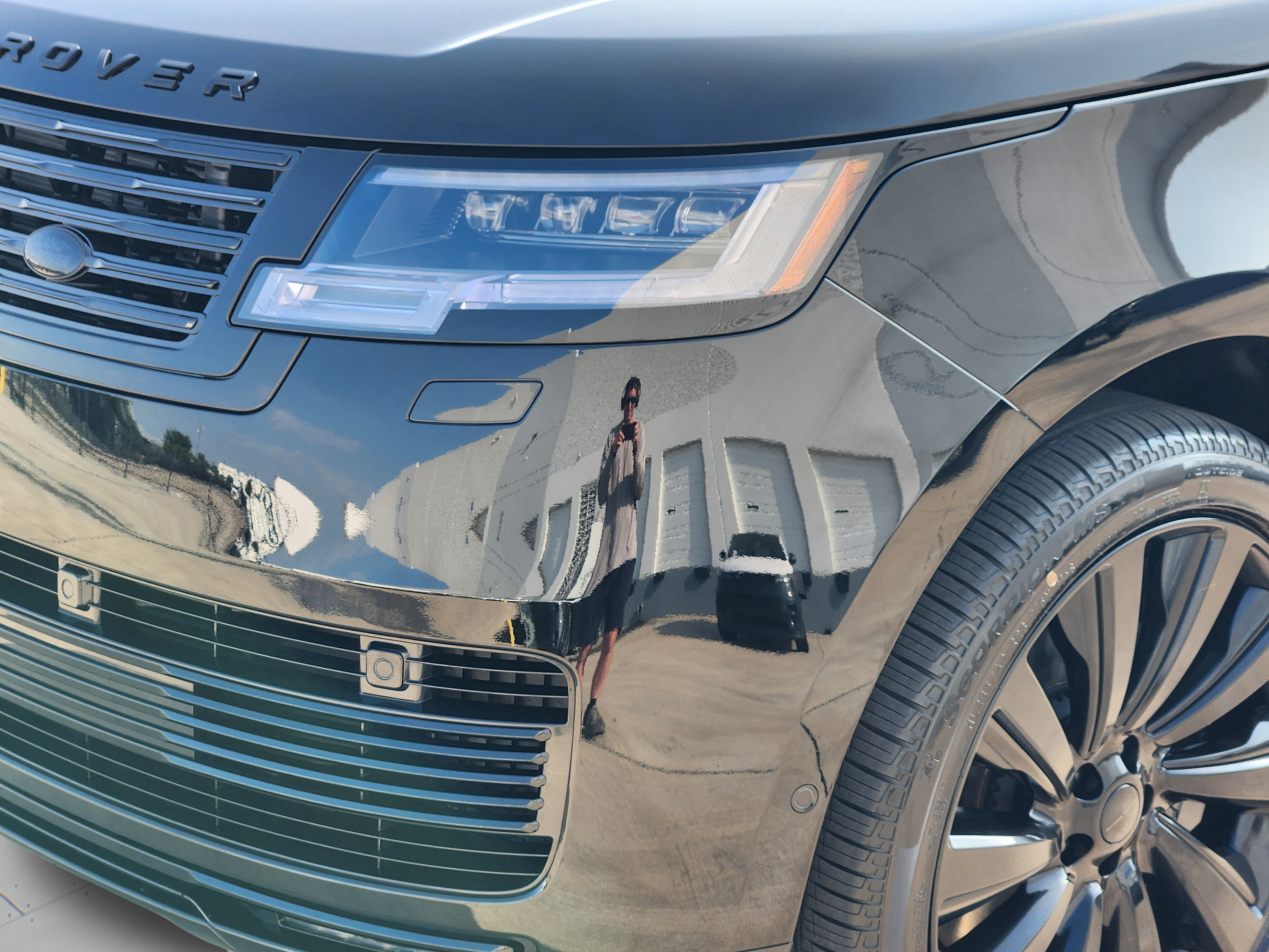 New 2026 Land Rover Range Rover SV AWD/4WD image 30