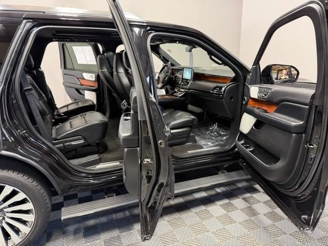 Used 2019 Lincoln Navigator Reserve AWD/4WD image 24