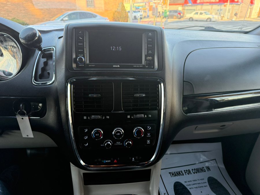 Used 2020 Dodge Grand Caravan SXT image 15