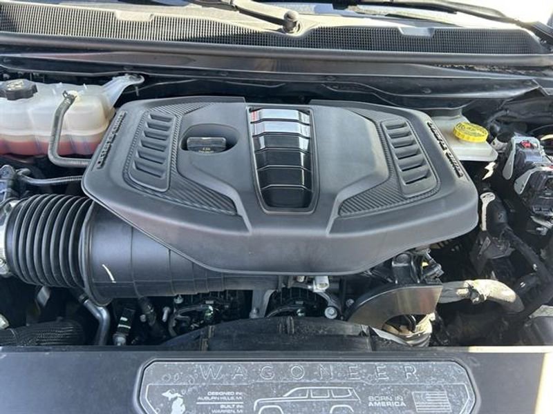 Used 2024 Jeep Wagoneer Series II w/ Flexible Seating Group image 28