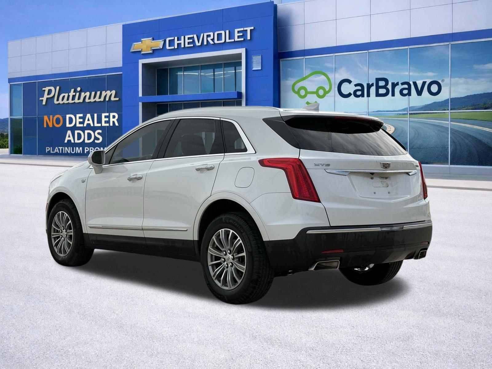 Used 2017 Cadillac XT5 Luxury w/ Driver Awareness Package image 5