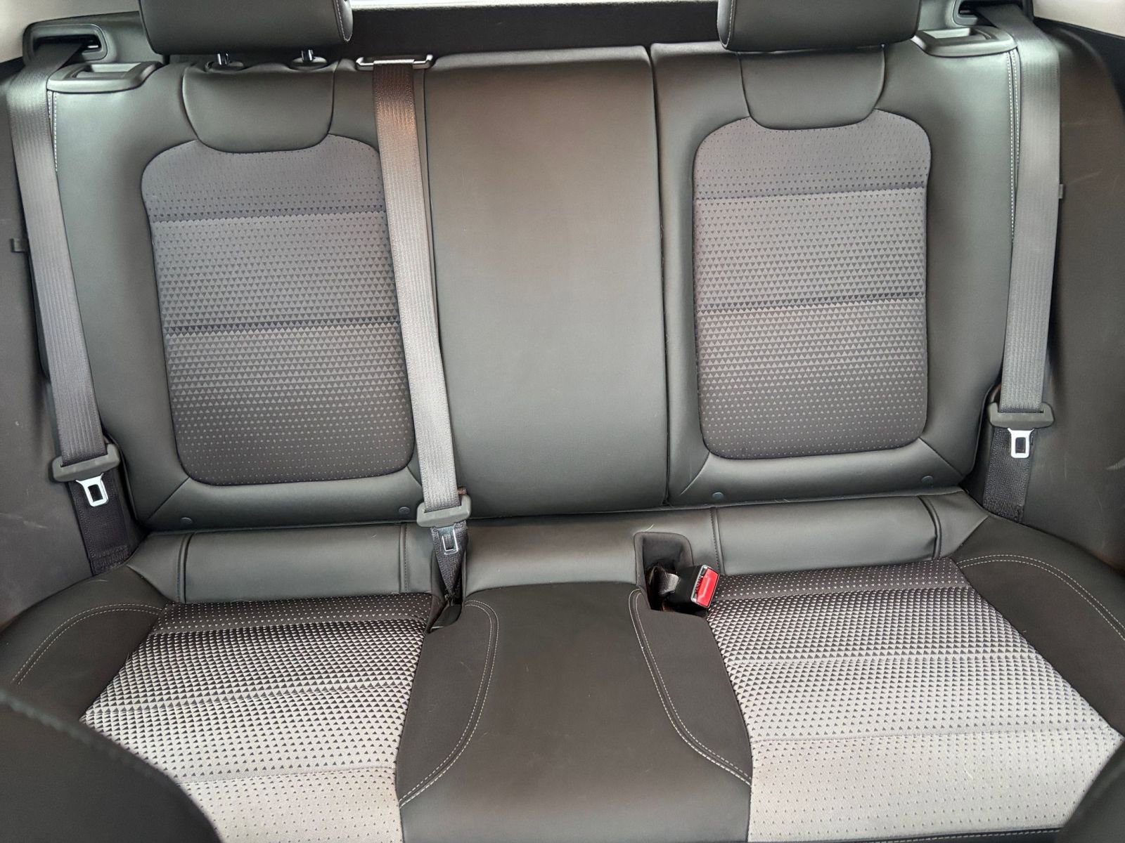 Used 2025 Chevrolet Trax LT image 34