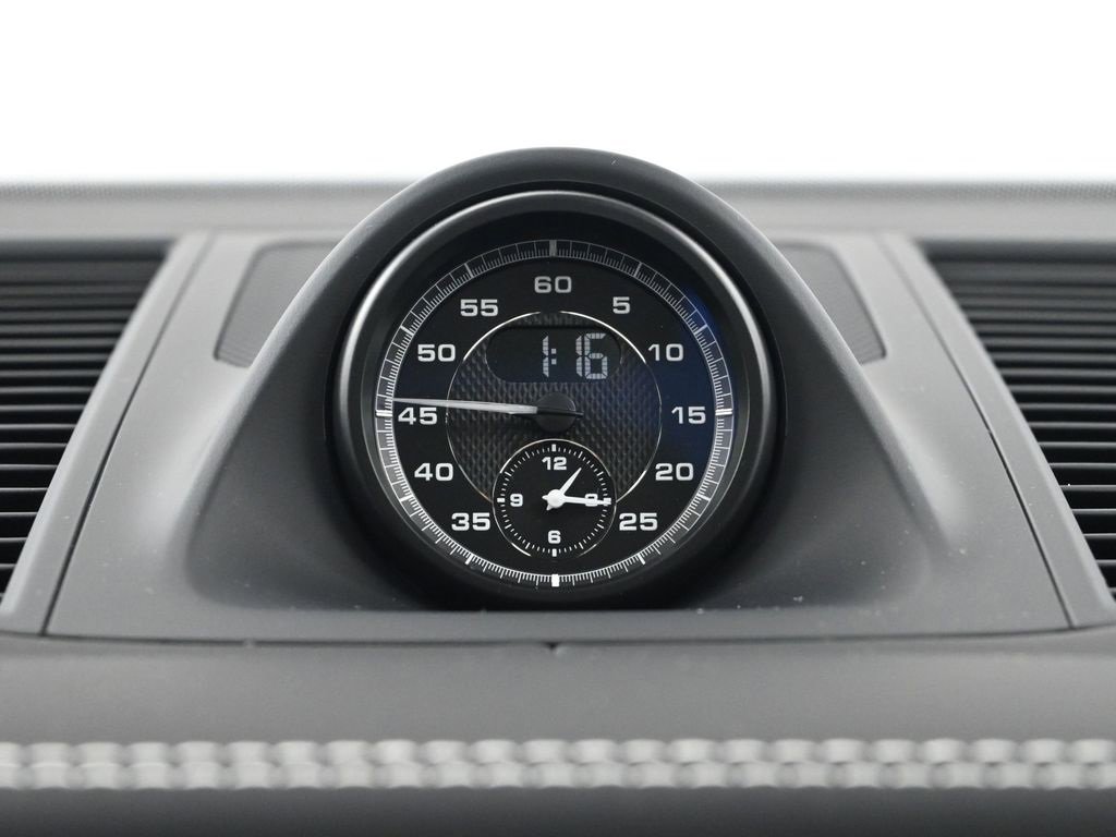 New 2025 Porsche Macan Turbo image 12