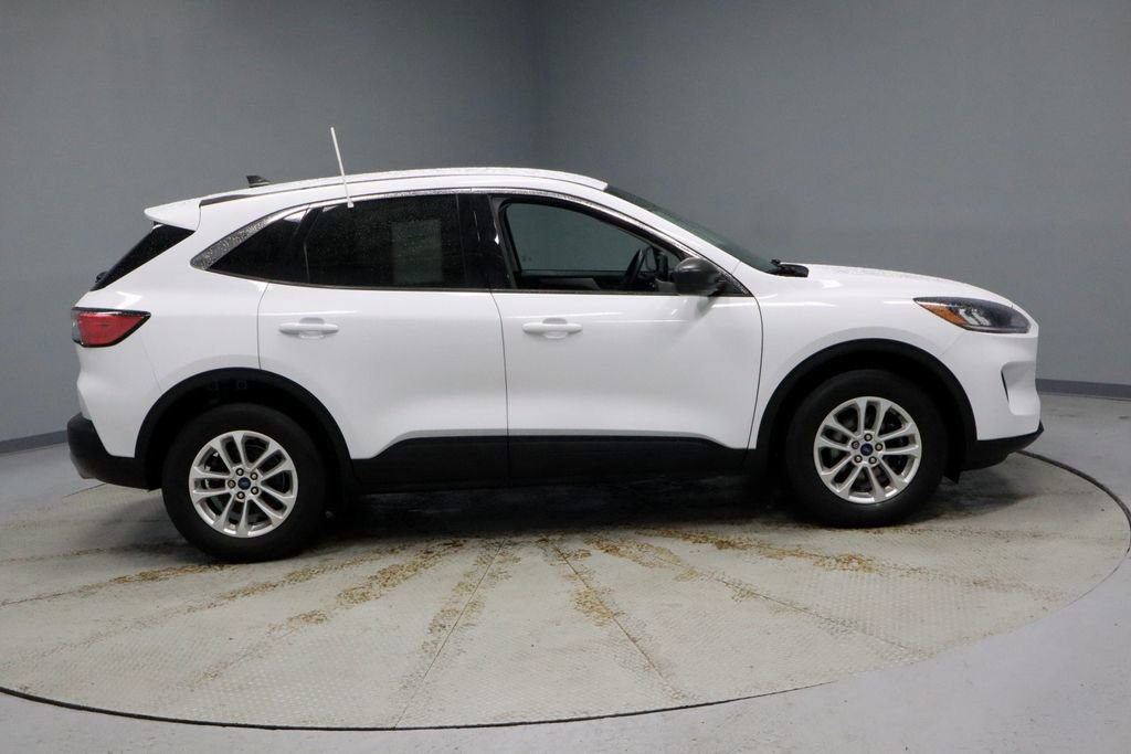 Used 2022 Ford Escape SE w/ Cold Weather Package image 11