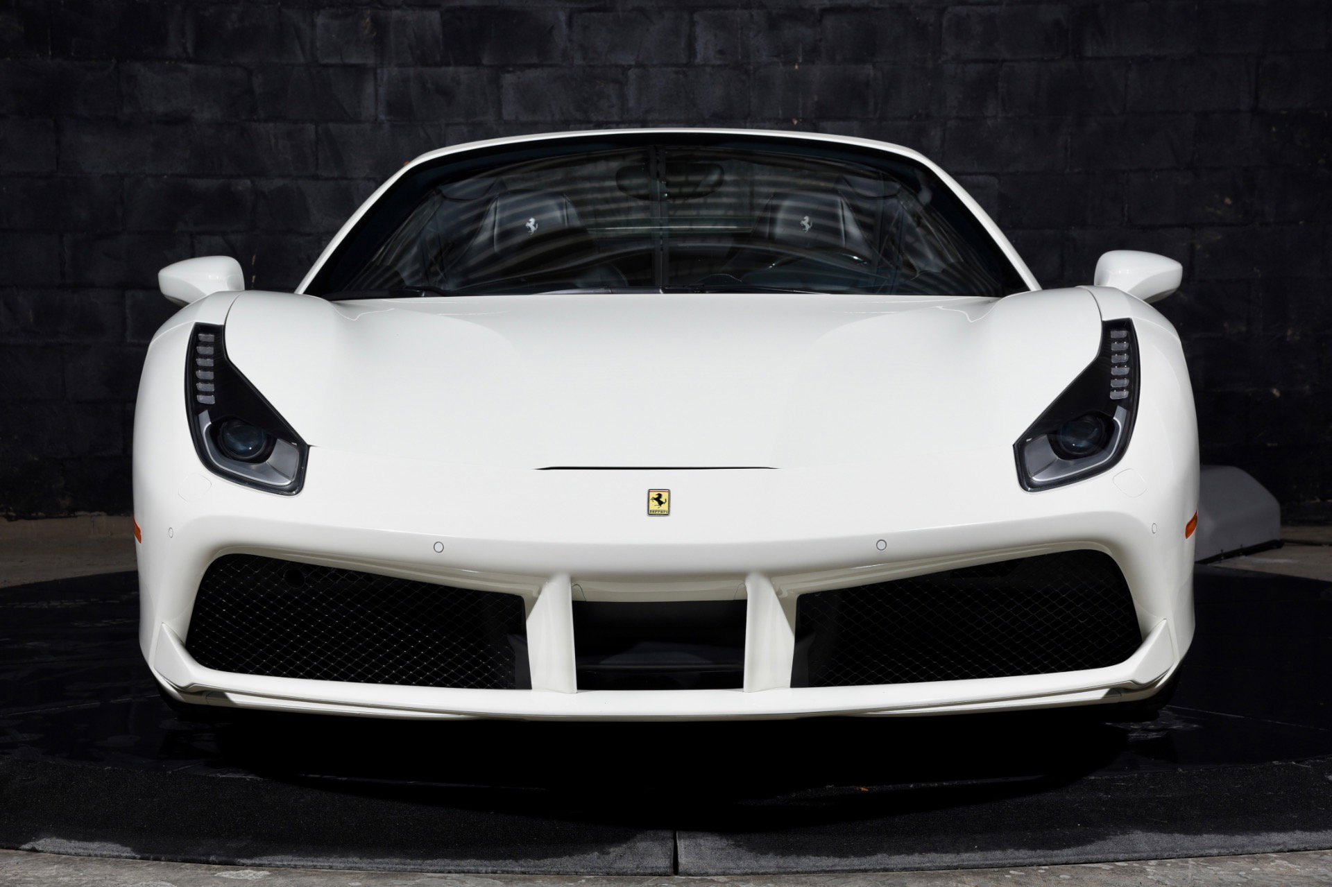 Used 2018 Ferrari 488 Spider image 12