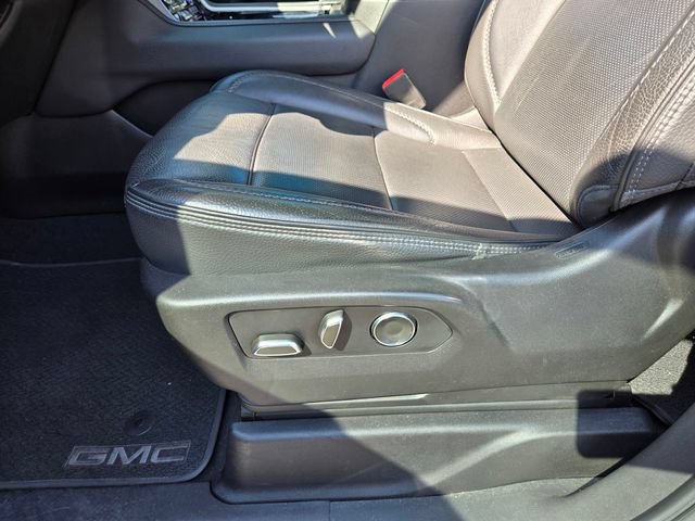 Used 2021 GMC Yukon Denali w/ Denali Premium Package AWD/4WD image 16