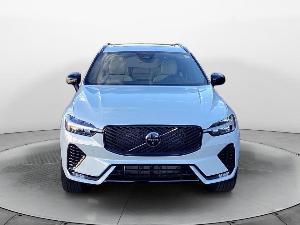 New 2027 Volvo XC60 B5 Plus AWD/4WD image 2