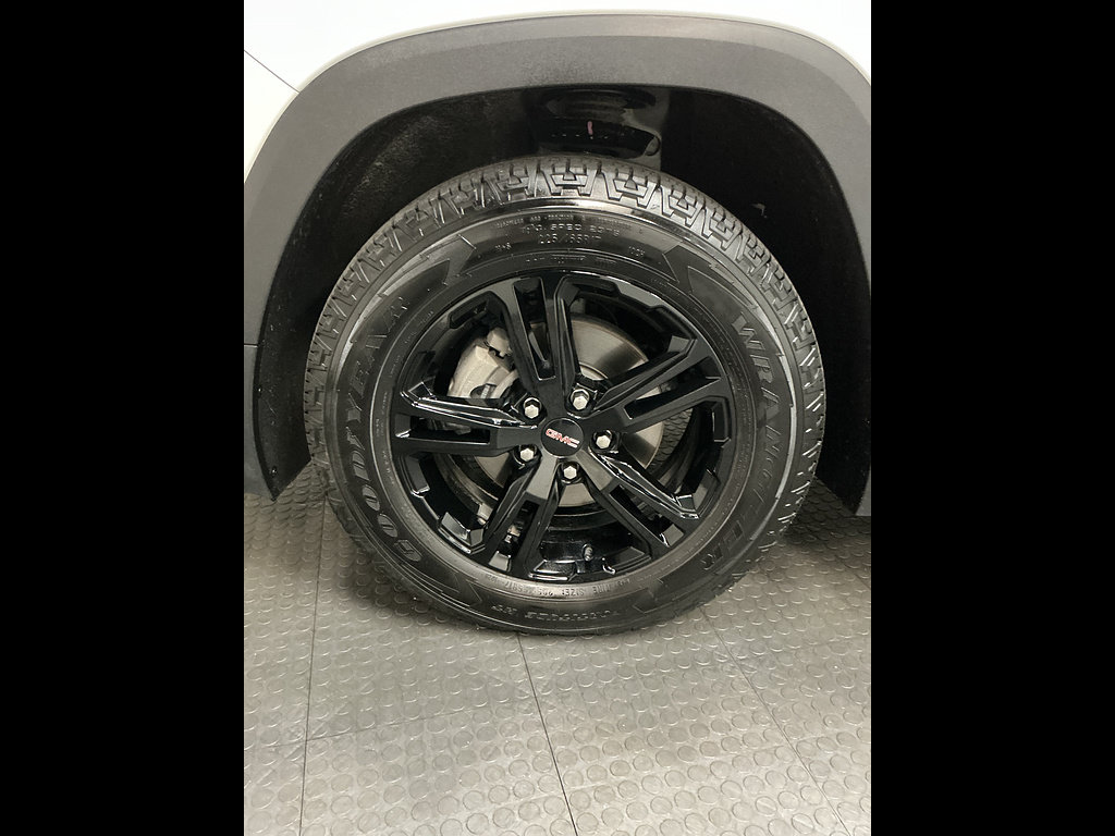 Used 2024 GMC Terrain AT4 w/ LPO, 'HIT The Road' Package AWD/4WD image 40