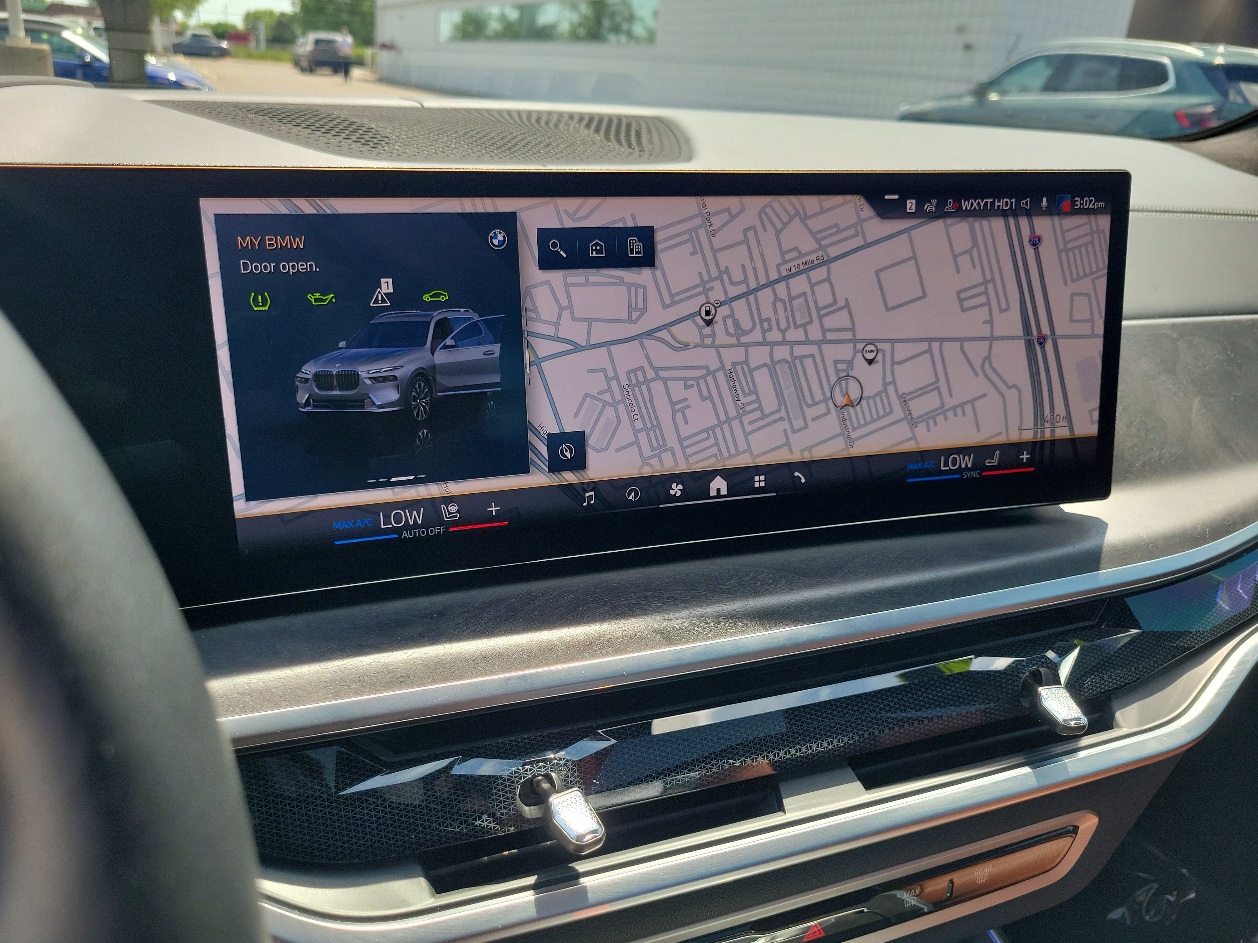 Used 2024 BMW X7 xDrive40i w/ Executive Package AWD/4WD image 18
