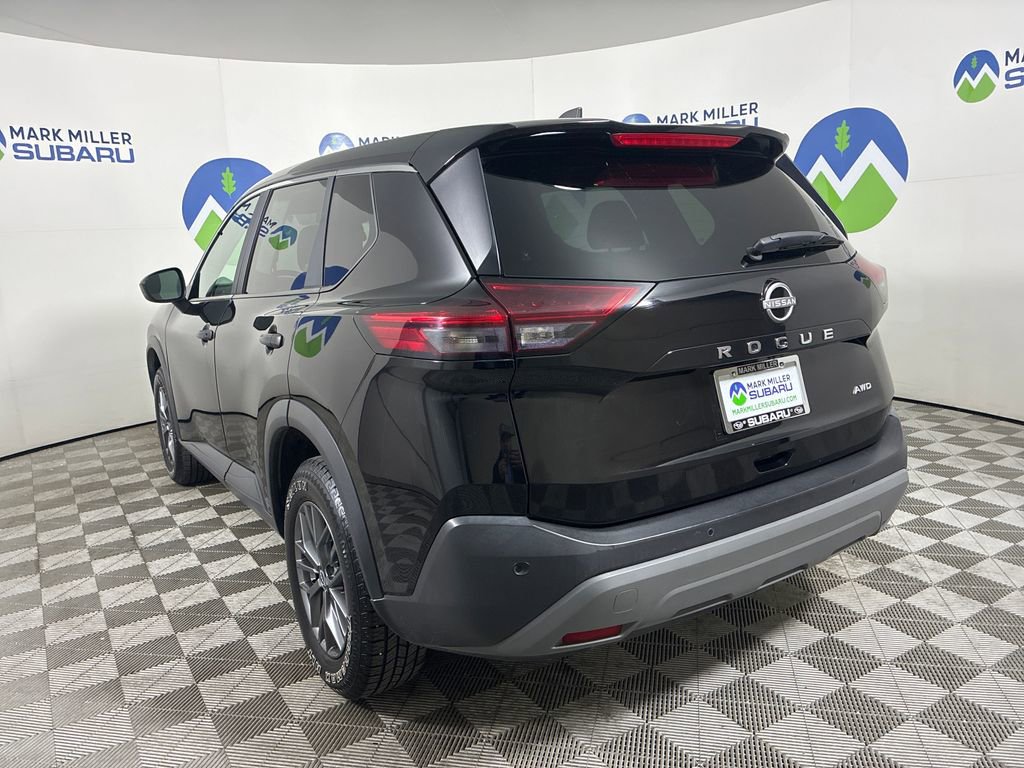 Used 2023 Nissan Rogue S AWD/4WD image 4
